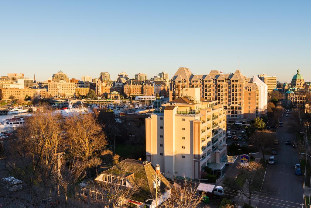 Harbour Towers Hotel & Suites Victoria Buitenkant foto