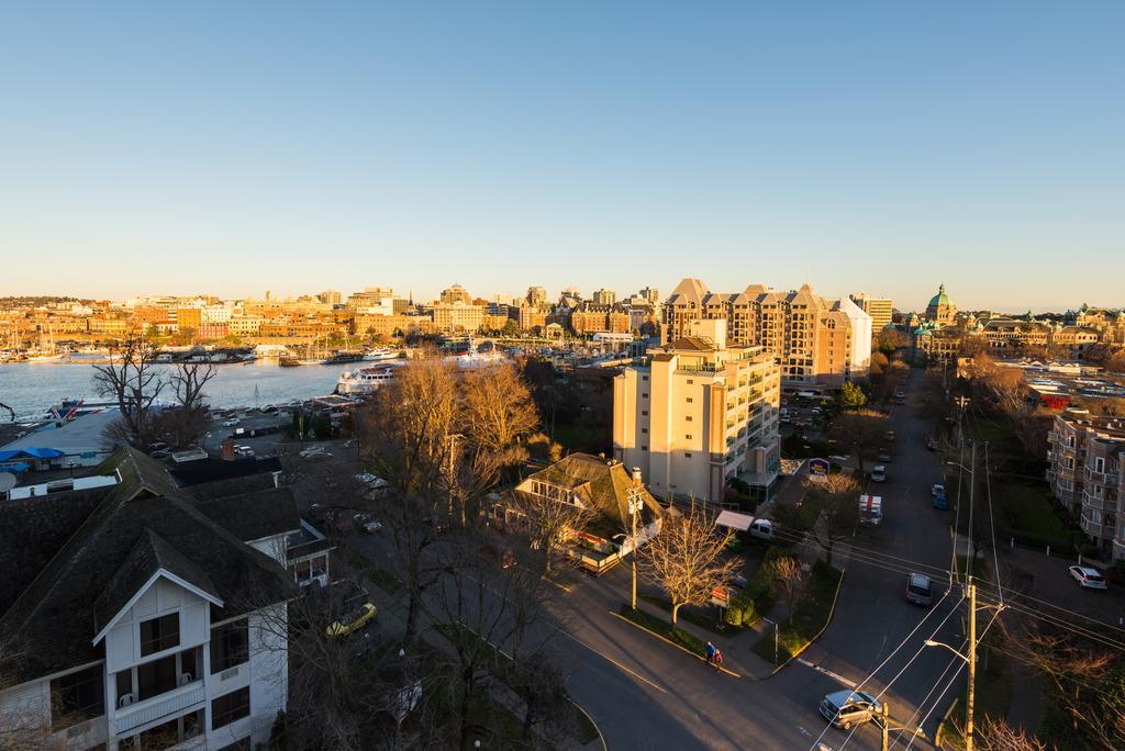 Harbour Towers Hotel & Suites Victoria Buitenkant foto