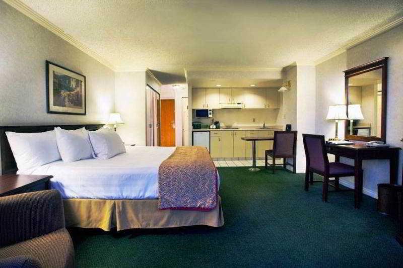 Harbour Towers Hotel & Suites Victoria Buitenkant foto