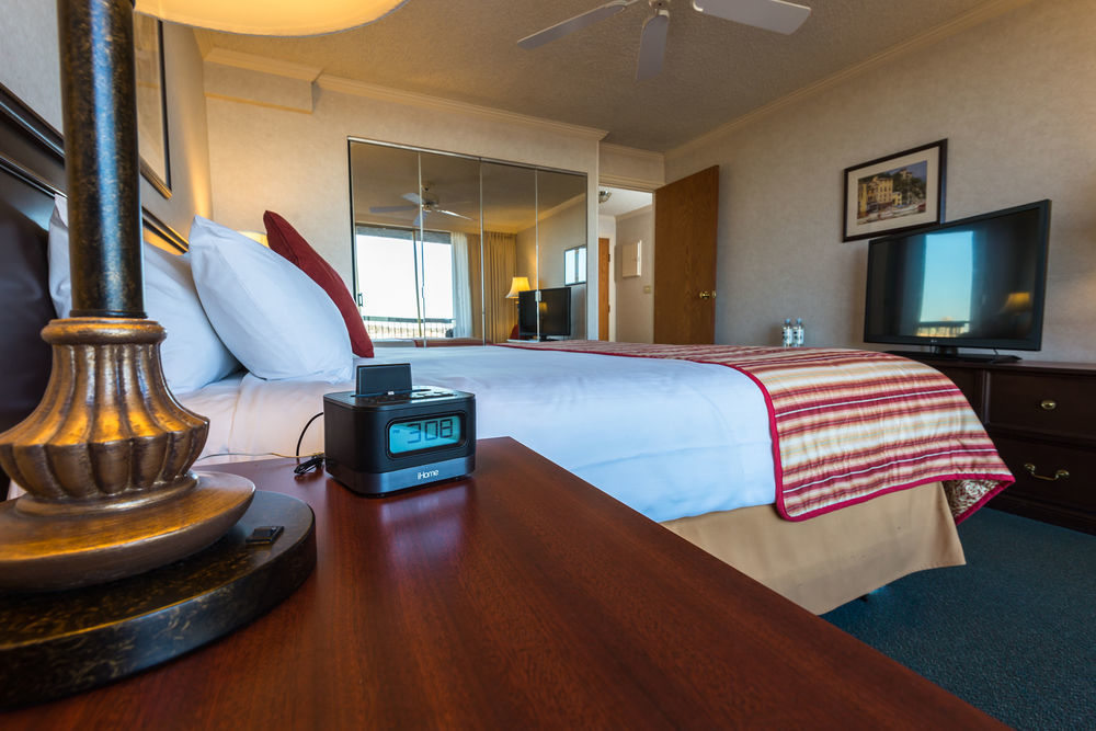 Harbour Towers Hotel & Suites Victoria Buitenkant foto