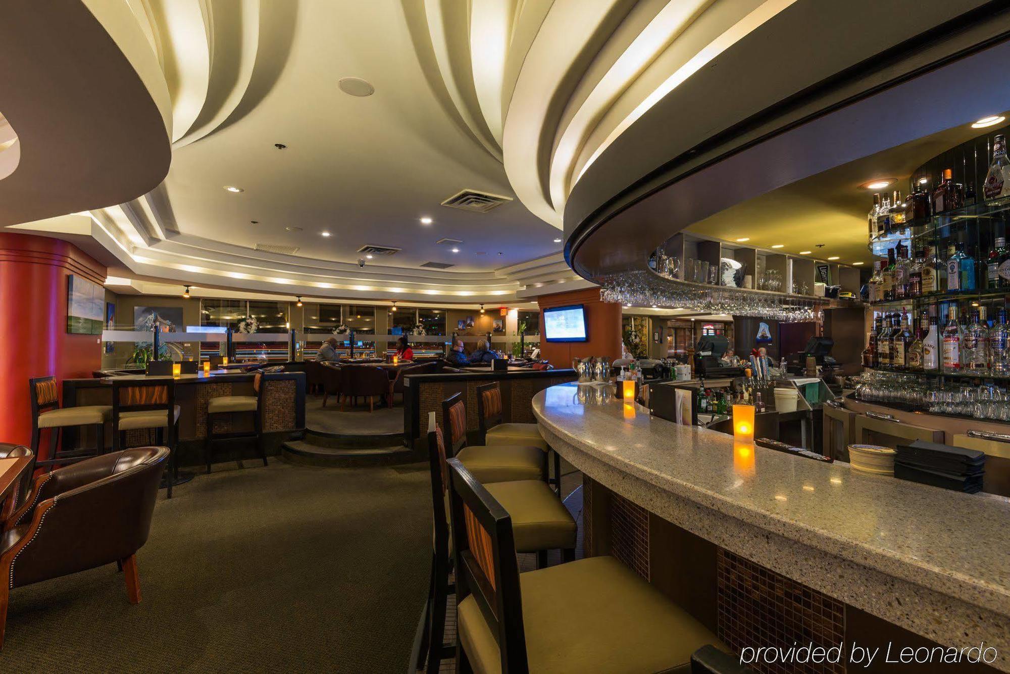 Harbour Towers Hotel & Suites Victoria Buitenkant foto