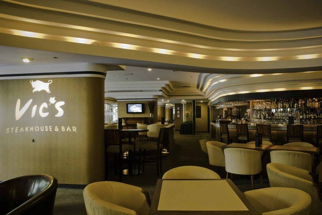 Harbour Towers Hotel & Suites Victoria Buitenkant foto