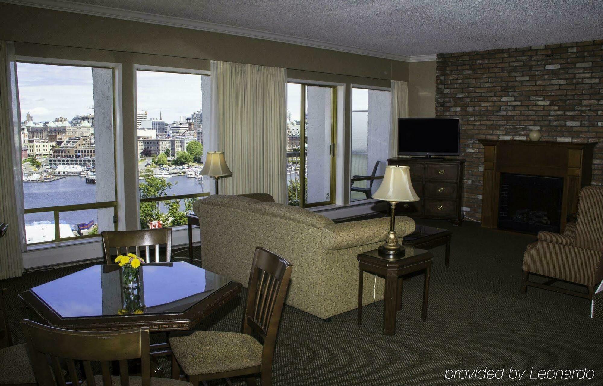 Harbour Towers Hotel & Suites Victoria Buitenkant foto